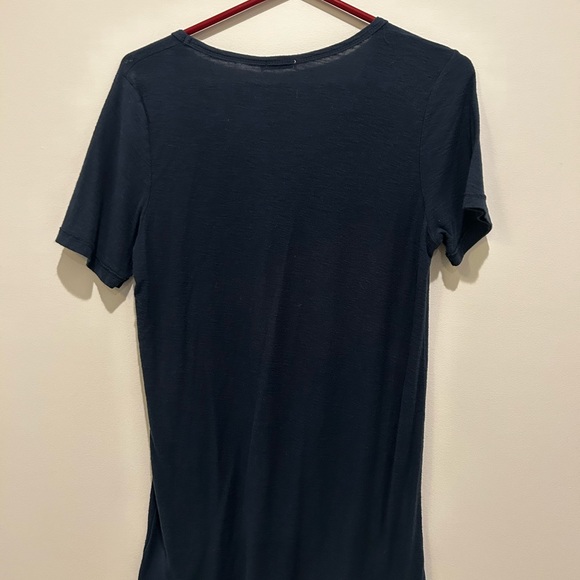 5 -Women’s Tees White, Black (2) , Navy, Blush. Size M/L. - Picture 12 of 14